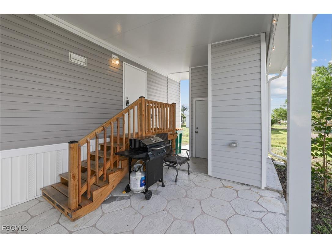 1747 Beverly Drive Naples FL 34114 2025013365 image3