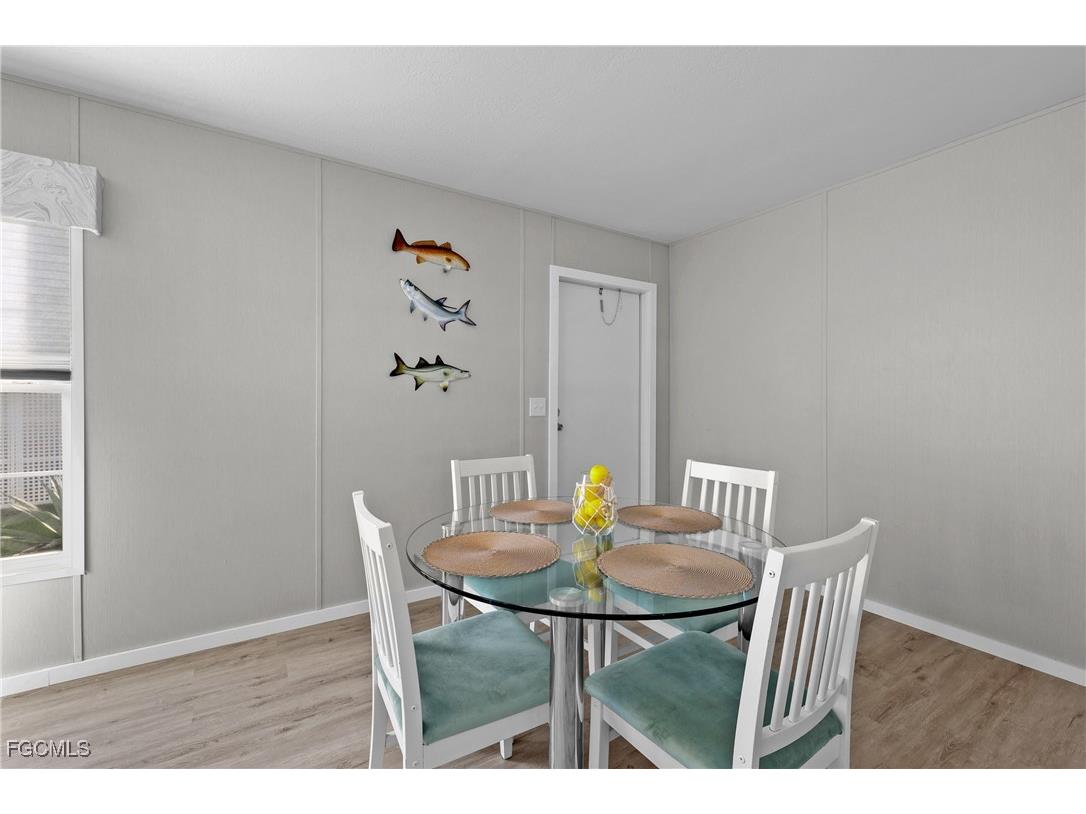 1747 Beverly Drive Naples FL 34114 2025013365 image8