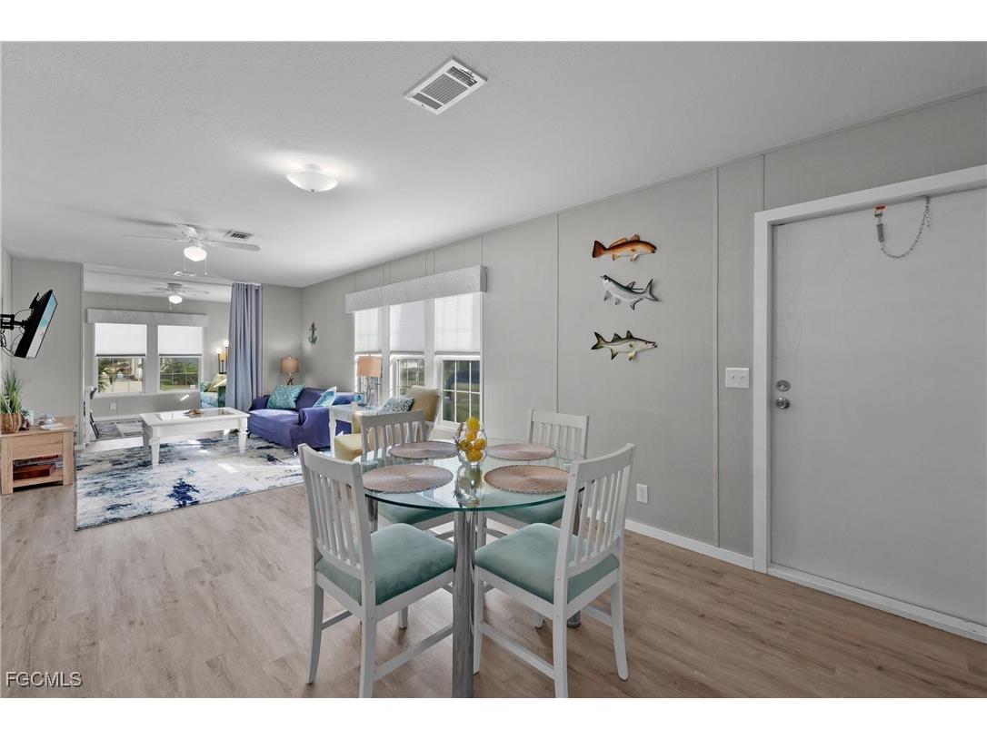 1747 Beverly Drive Naples FL 34114 2025013365 image9