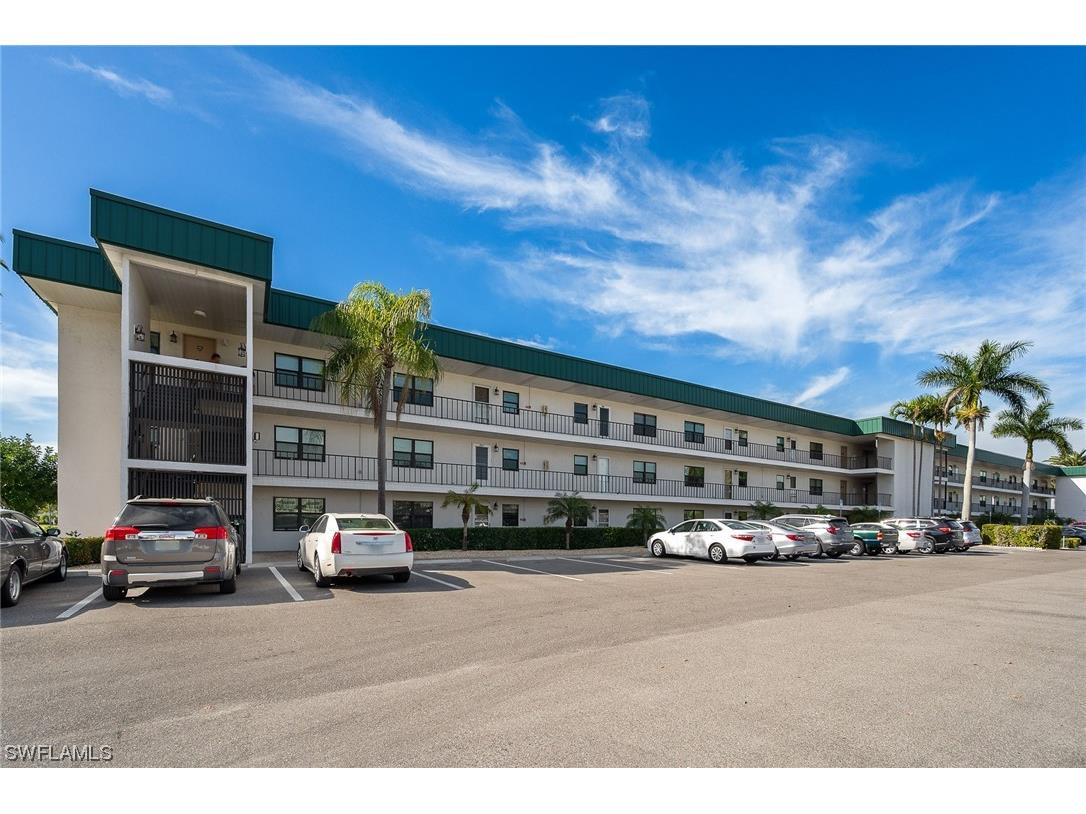 1747 Pebble Beach Drive #105 Fort Myers FL 33907 224013683 image1