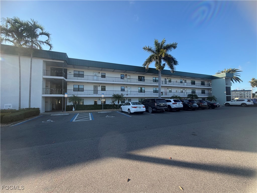 1747 Pebble Beach Drive #206 Fort Myers FL 33907 2025026353 image1
