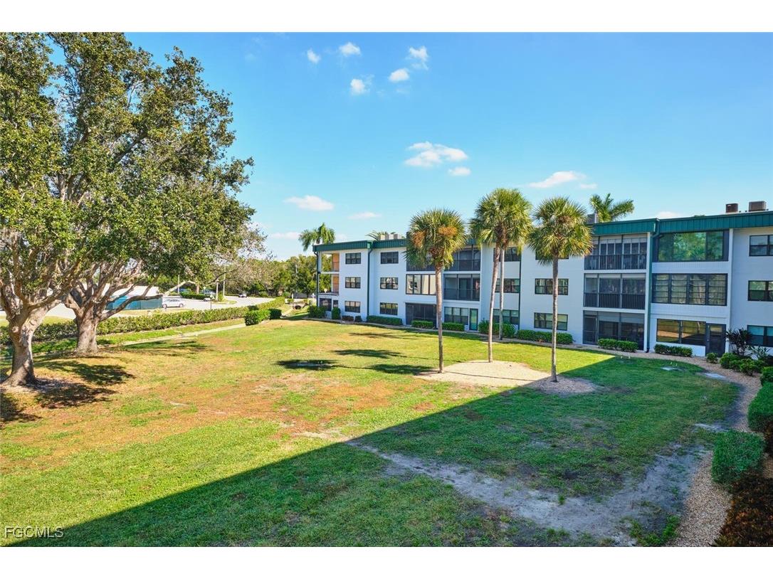 1747 Pebble Beach Drive #208 Fort Myers FL 33907 2025020354 image29