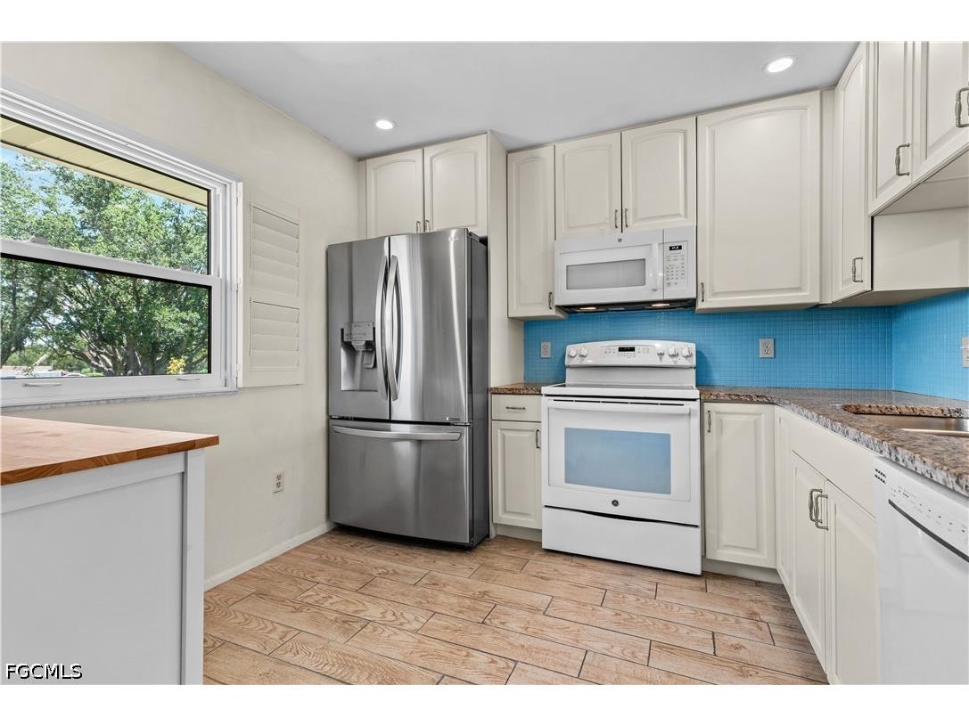 1747 Pebble Beach Drive #216 Fort Myers FL 33907 2026027980 image2