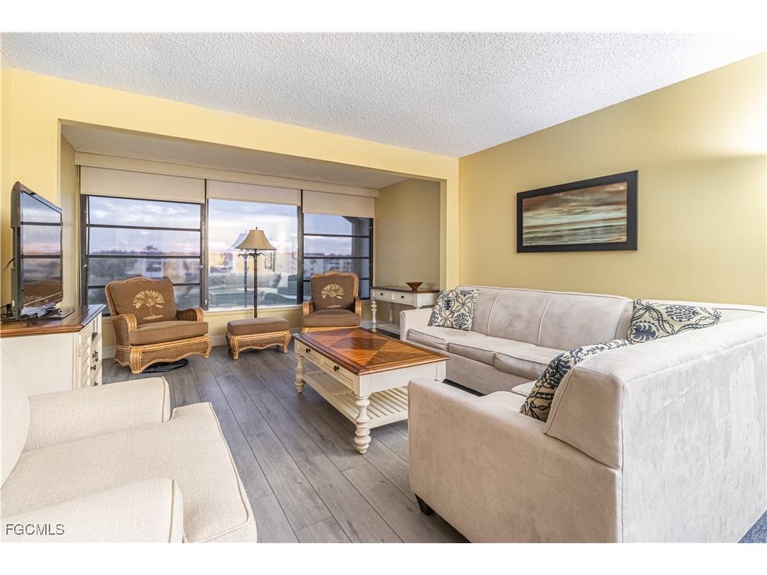 1747 Pebble Beach Drive #315 Fort Myers FL 33907 2025020848 image3