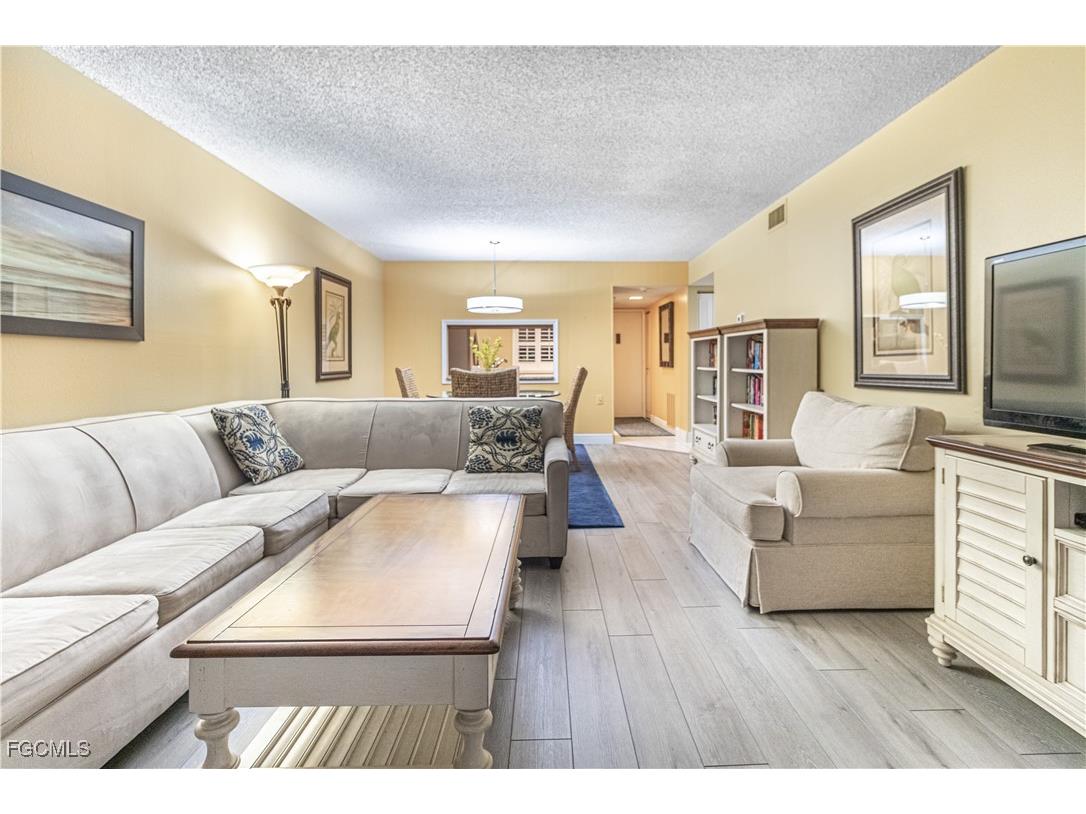 1747 Pebble Beach Drive #315 Fort Myers FL 33907 2025020848 image5
