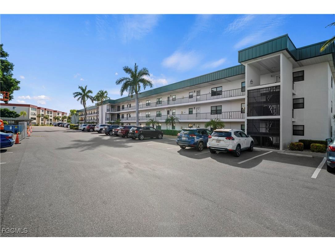 1747 Pebble Beach Drive #317 Fort Myers FL 33907 2025022261 image1