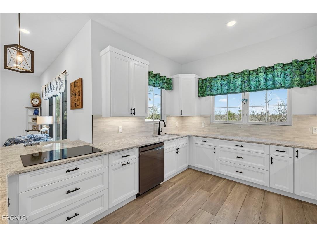 1747 Serenity Lane Sanibel FL 33957 2025017195 image18