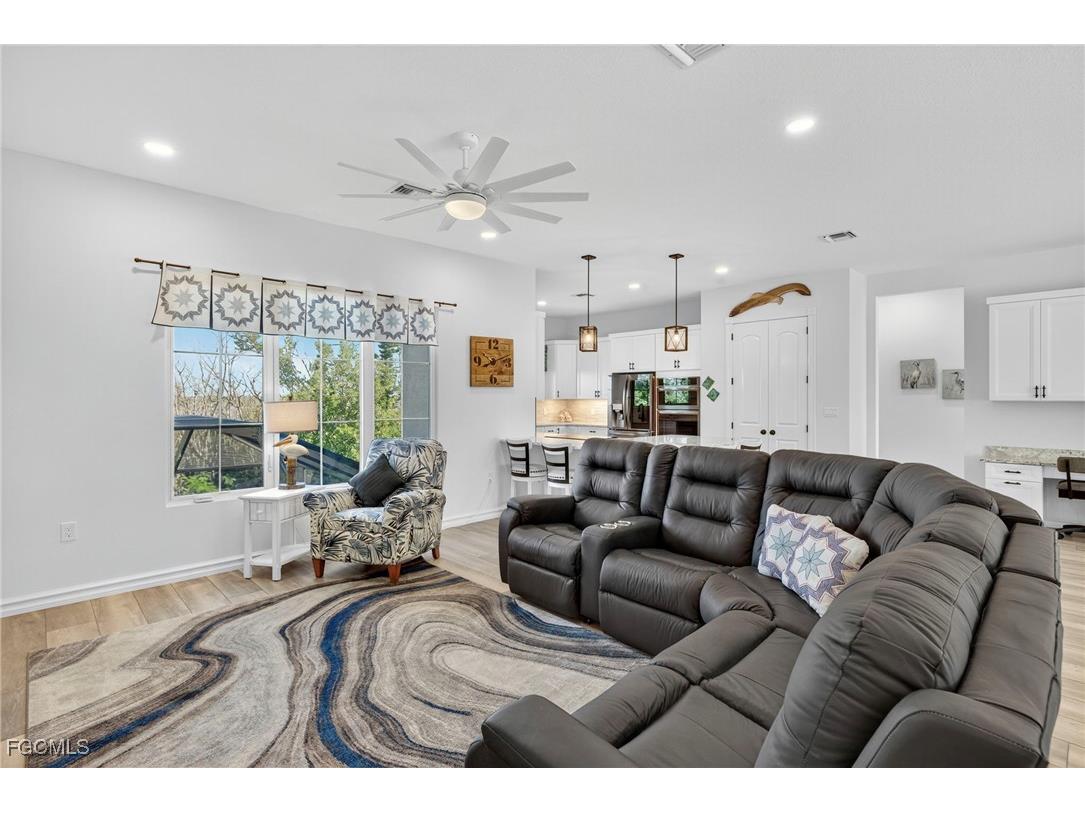 1747 Serenity Lane Sanibel FL 33957 2025017195 image20