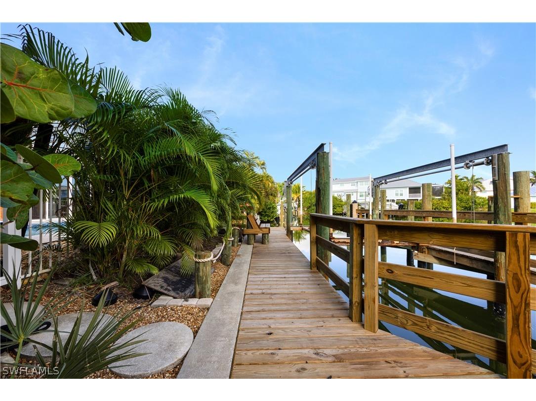 1748 Jewel Box Drive Sanibel FL 33957 226012580 image15