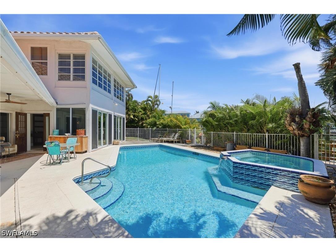 1748 Jewel Box Drive Sanibel FL 33957 226018906 image8