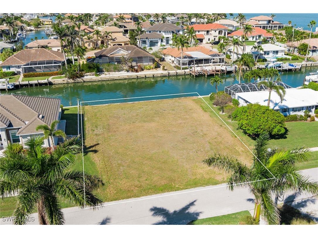 1748 Wavecrest Court Marco Island FL 34145 224086046 image5