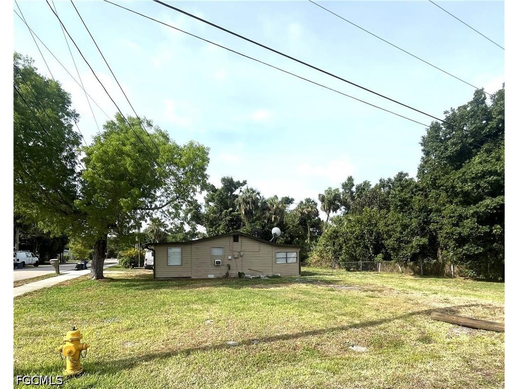 1748 Woodward Avenue North Fort Myers FL 33903 2026023468 image1