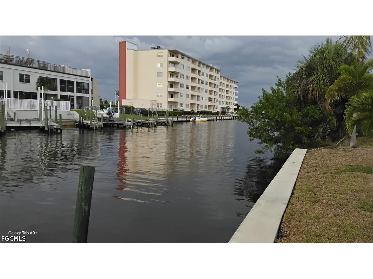 1749 Bikini Court Cape Coral FL 33904 2026029208 image2