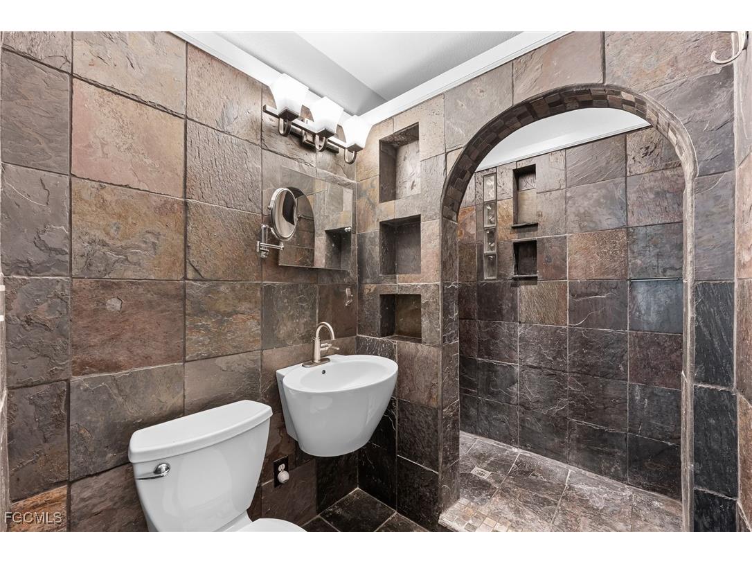 1749 Braman Avenue Fort Myers FL 33901 2025015615 image11