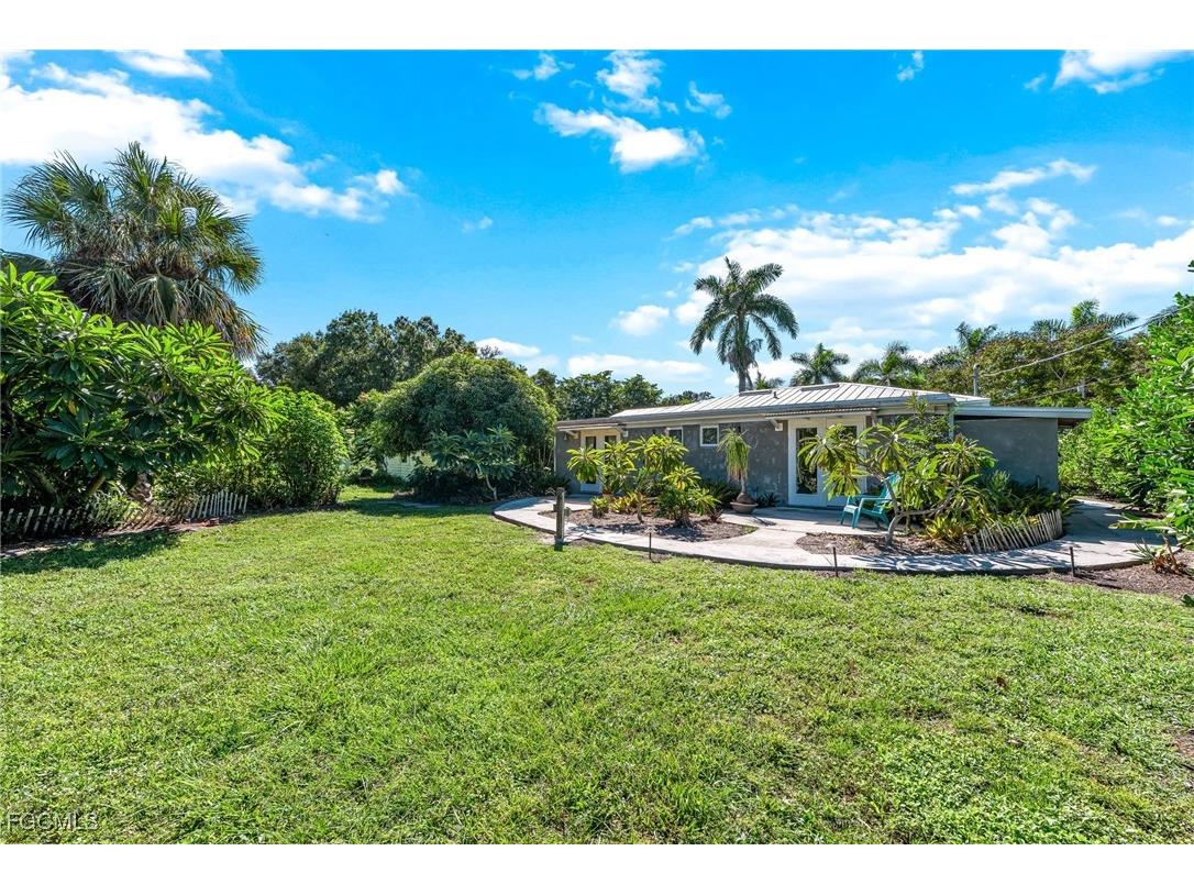 1749 Braman Avenue Fort Myers FL 33901 2025015615 image3