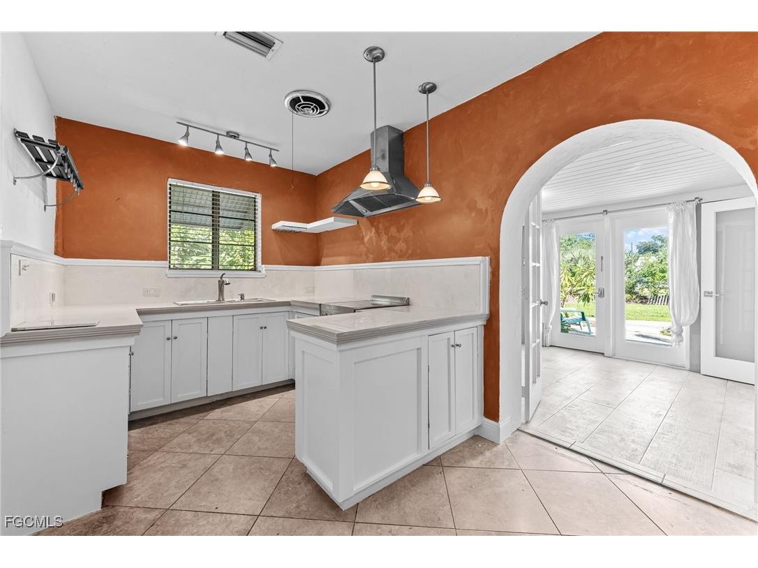 1749 Braman Avenue Fort Myers FL 33901 2025015615 image5