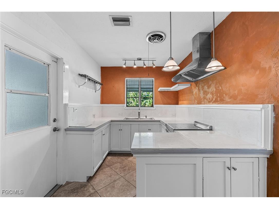 1749 Braman Avenue Fort Myers FL 33901 2025015615 image6