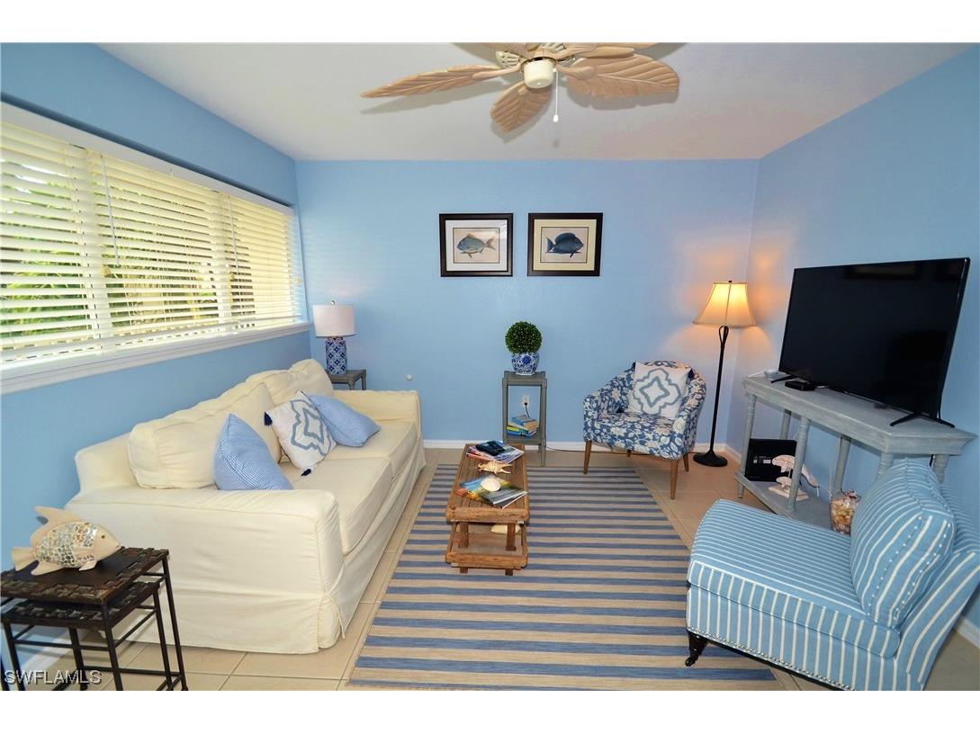 175 5th Avenue S #202 Naples FL 34102 223033058 image1