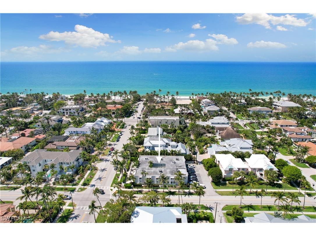 175 5th Avenue S #3 (104) Naples FL 34102 224021889 image1