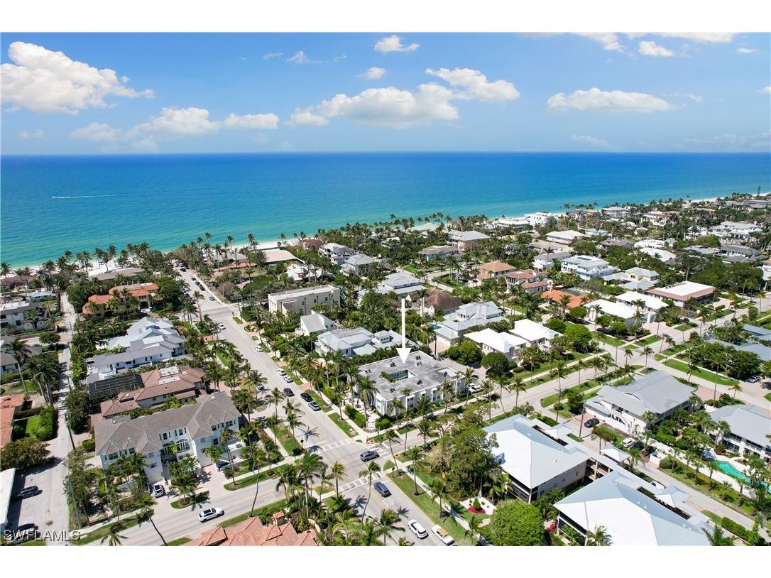 175 5th Avenue S #3 Naples FL 34102 223033888 image1