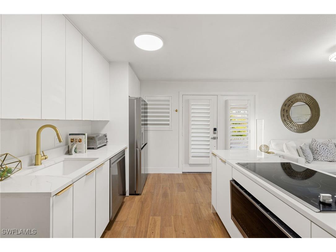 175 Fifth Avenue S #204 Naples FL 34102 225072811 image4