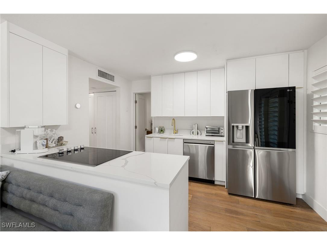 175 Fifth Avenue S #204 Naples FL 34102 225072811 image7