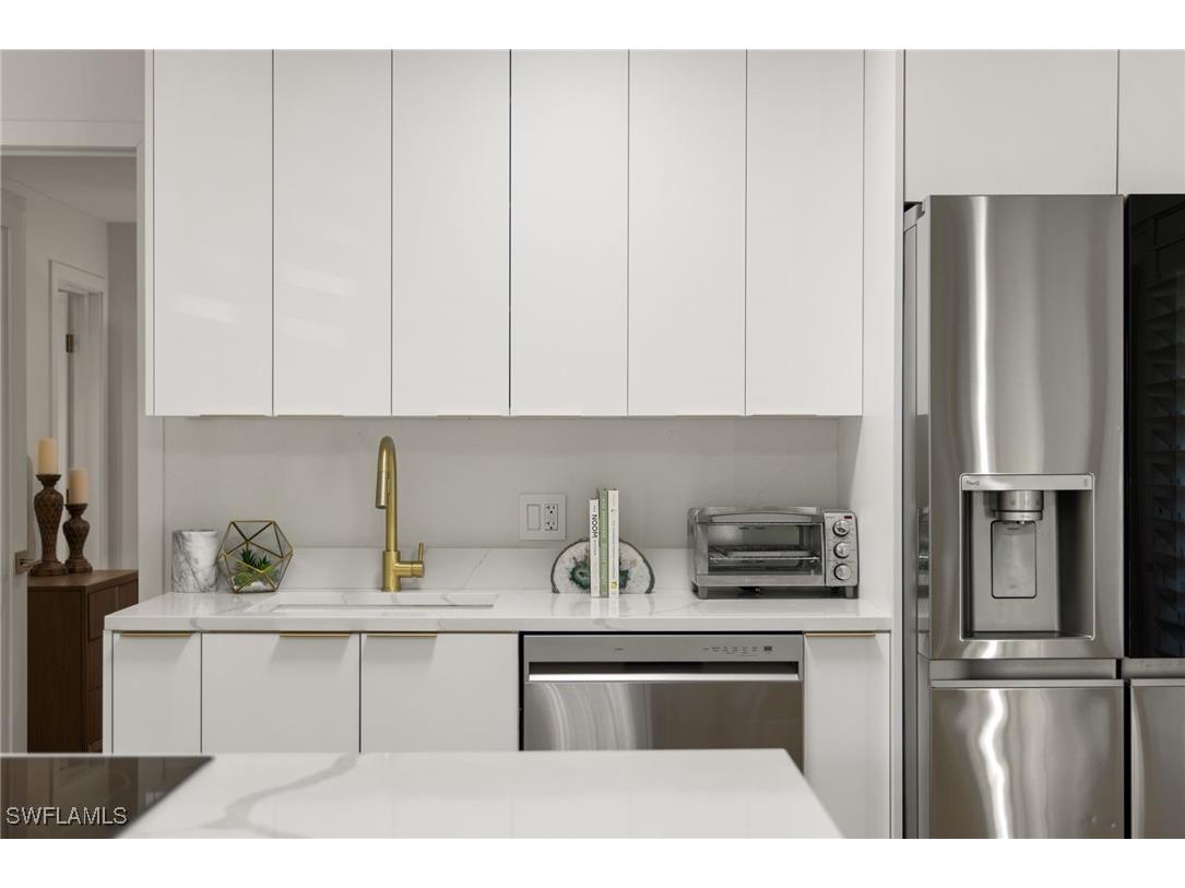 175 Fifth Avenue S #204 Naples FL 34102 225072811 image9