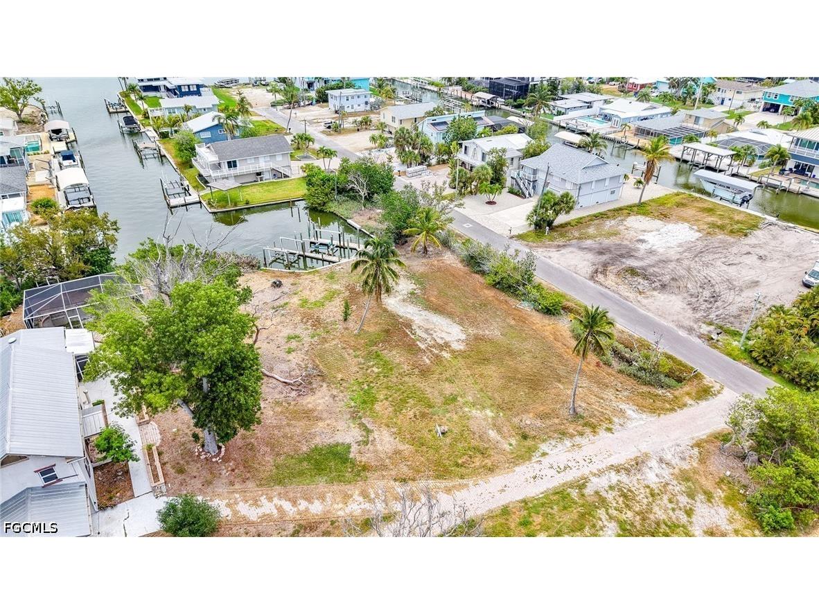 175 Bahia Viaduct Fort Myers Beach FL 33931 2026023063 image11