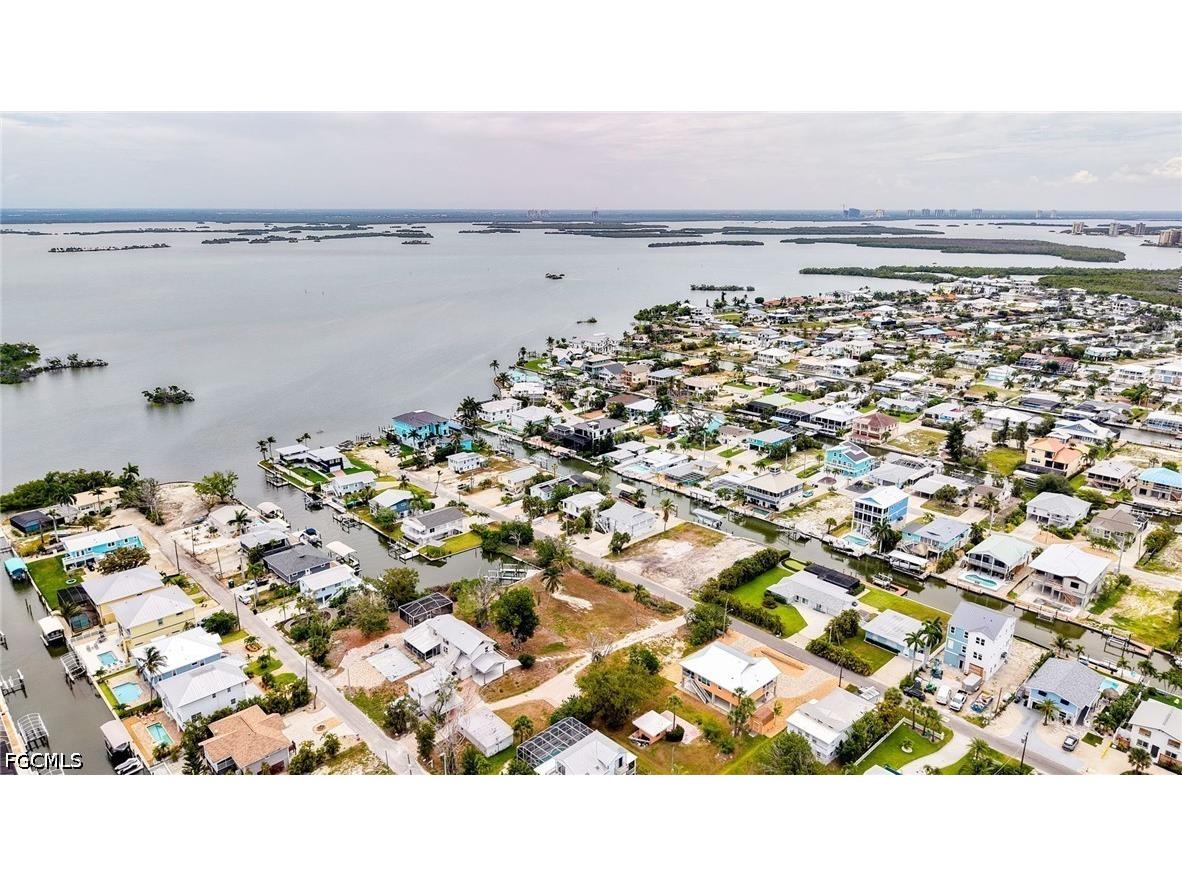 175 Bahia Viaduct Fort Myers Beach FL 33931 2026023063 image8