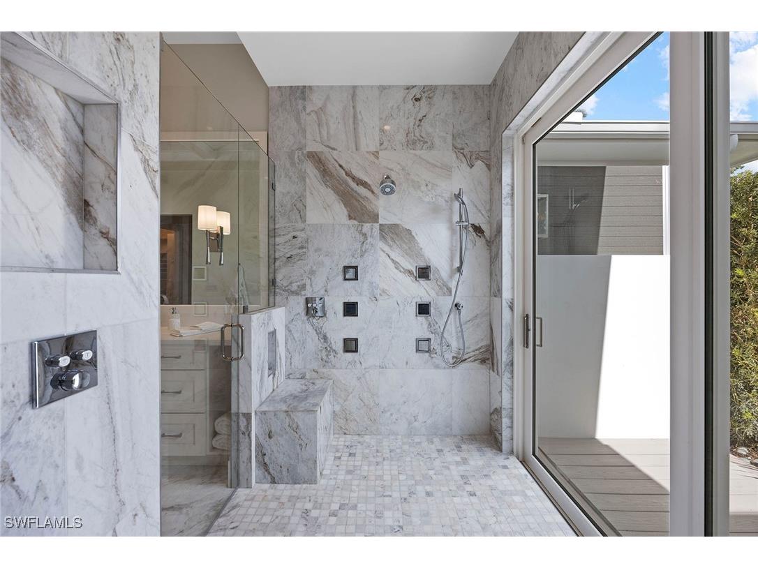 175 Center Street Naples FL 34108 225071466 image21