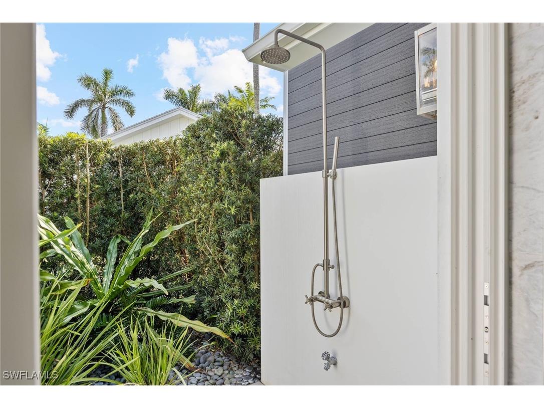 175 Center Street Naples FL 34108 225071466 image22