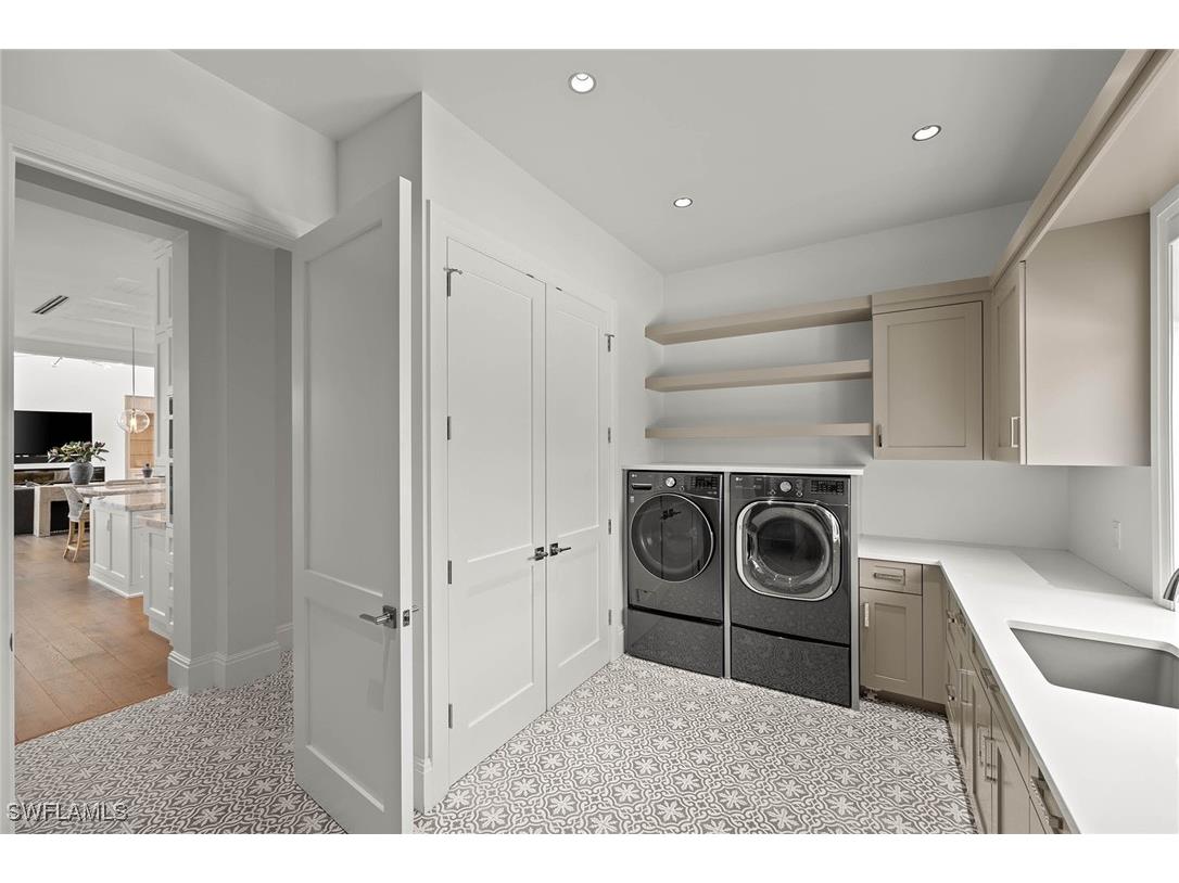 175 Center Street Naples FL 34108 225071466 image24