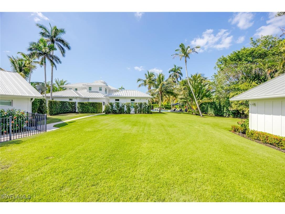 175 Center Street Naples FL 34108 225071466 image48