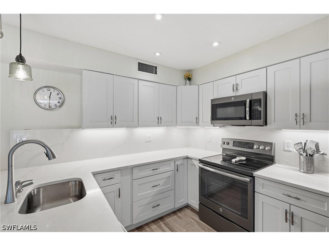 175 Forest Lakes Boulevard #175 Naples FL 34105 226026586 image19