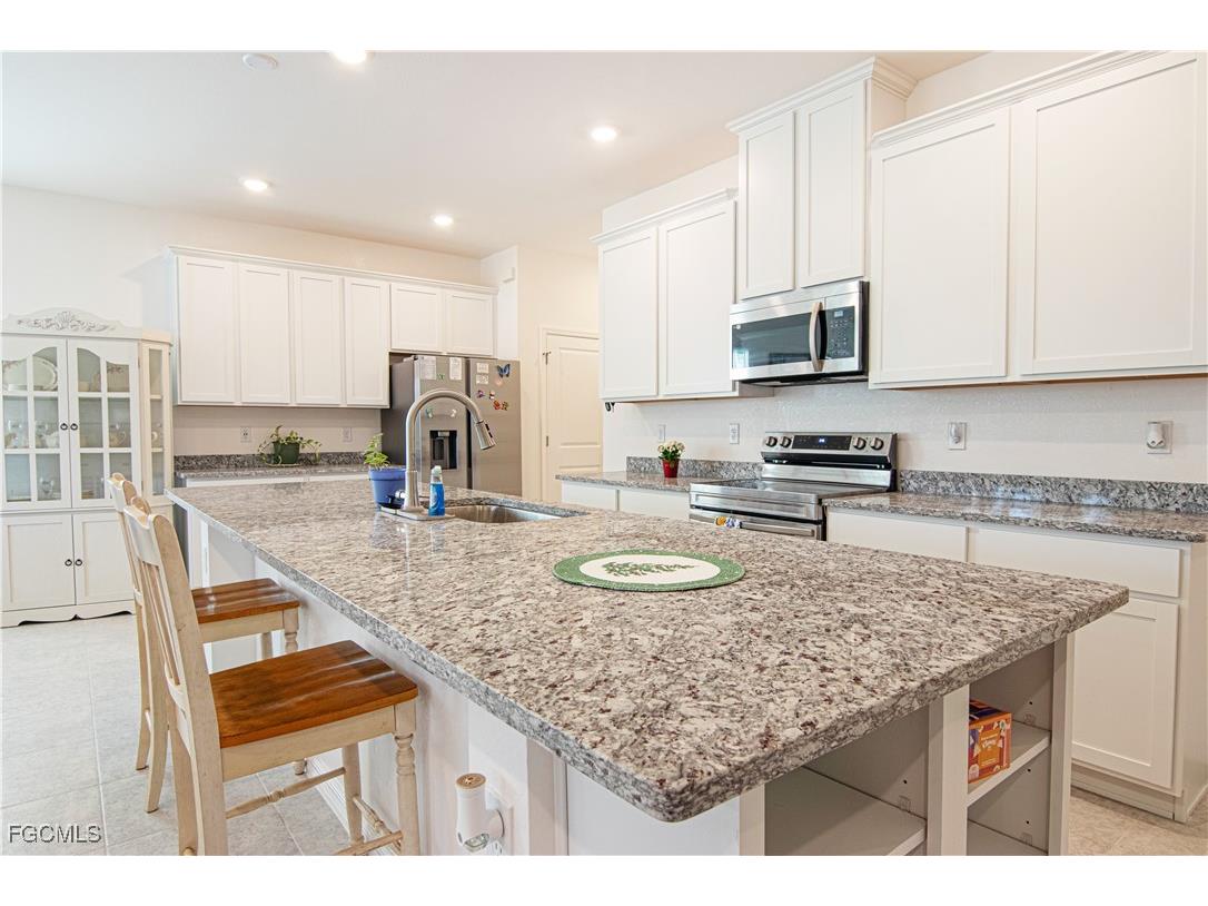 175 Herndon Avenue Lehigh Acres FL 33974 2025026196 image4