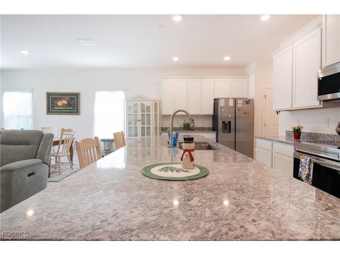 175 Herndon Avenue Lehigh Acres FL 33974 2025026196 image5