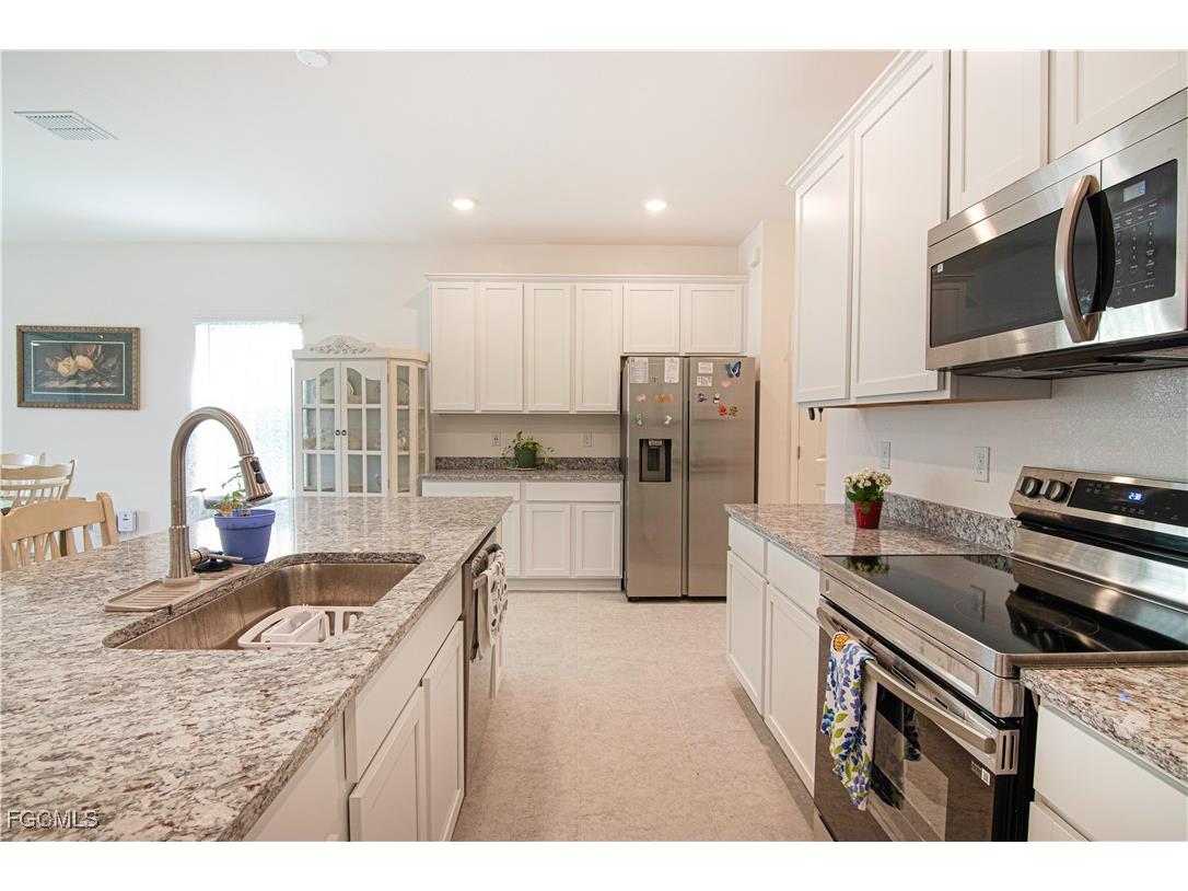 175 Herndon Avenue Lehigh Acres FL 33974 2025026196 image8