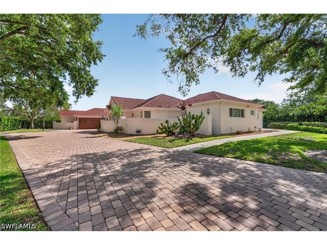 175 Palm River Boulevard Naples FL 34110 226015842 image1