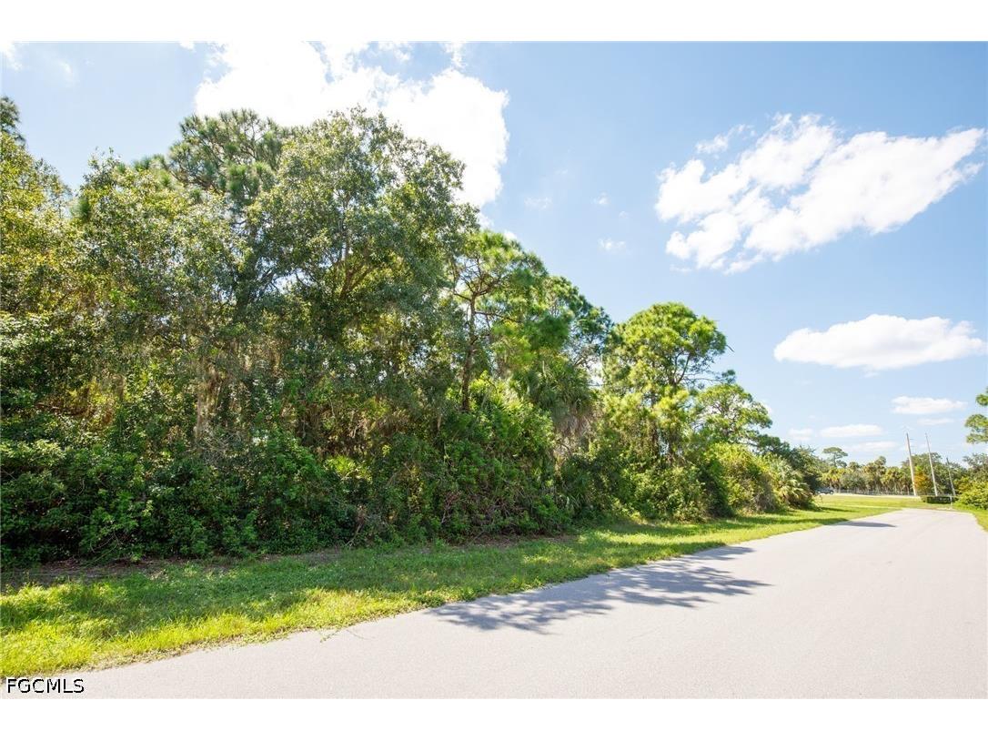 175 Sesame Road E Rotonda West FL 33947 2026028702 image5