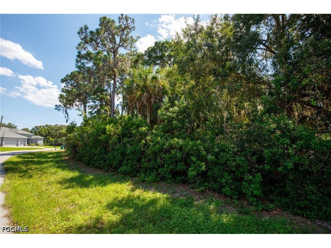 175 Sesame Road E Rotonda West FL 33947 2026028702 image6