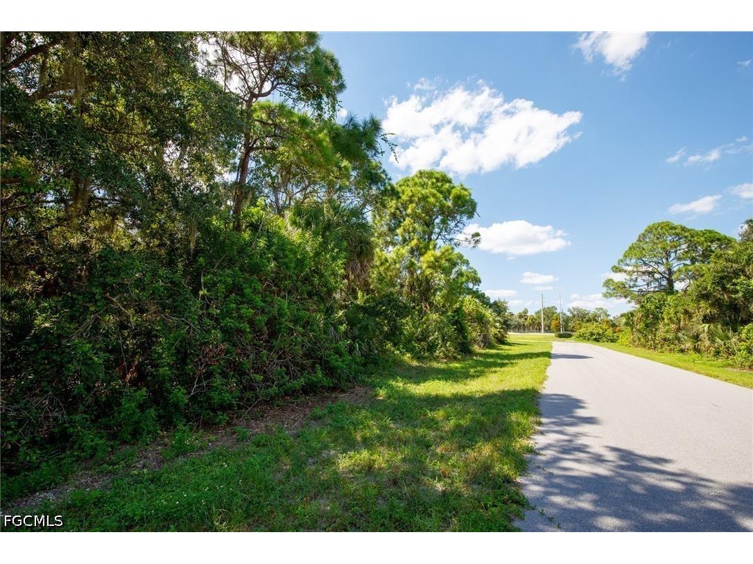 175 Sesame Road E Rotonda West FL 33947 2026028702 image7