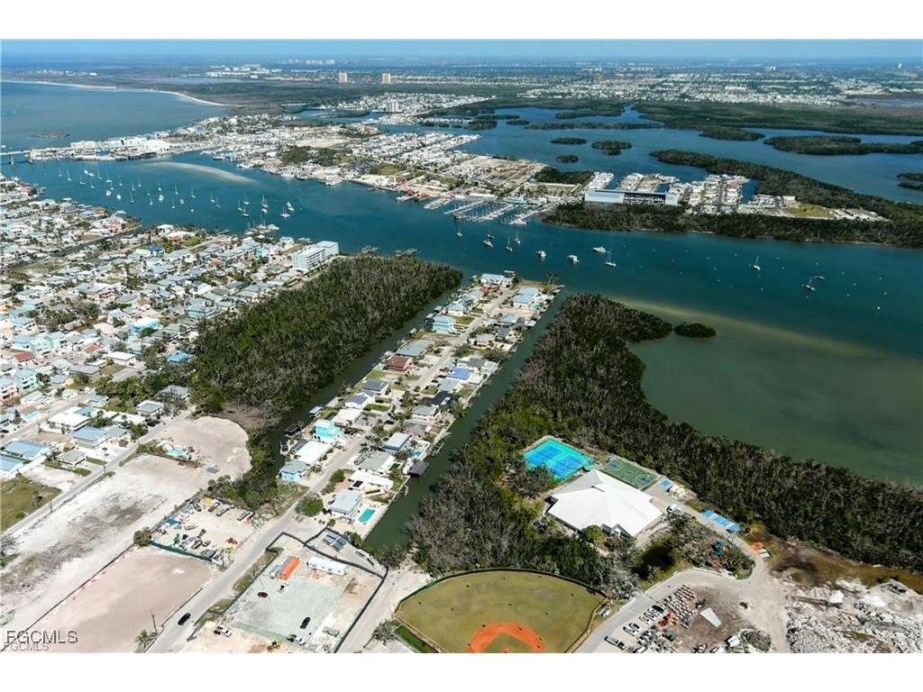 175 Tropical Shores Way #177 Fort Myers Beach FL 33931 2026000004 image9