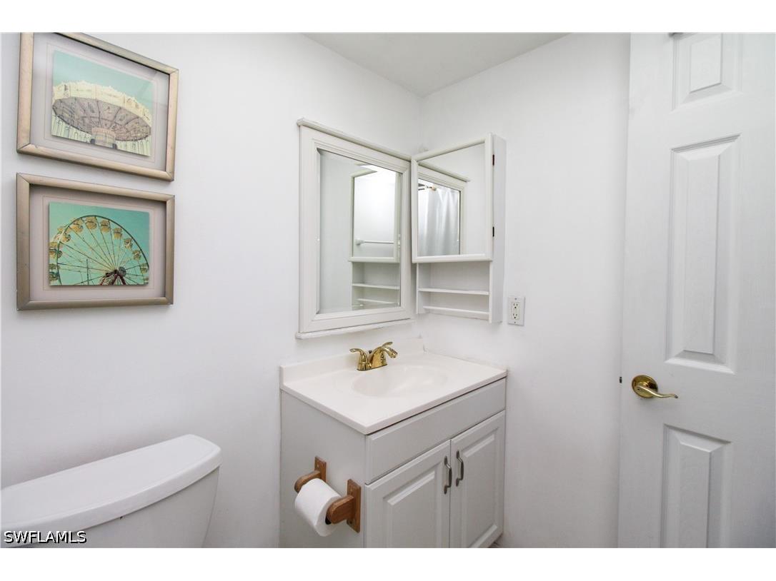 175 Turtle Lake Court #111 Naples FL 34105 226014382 image17