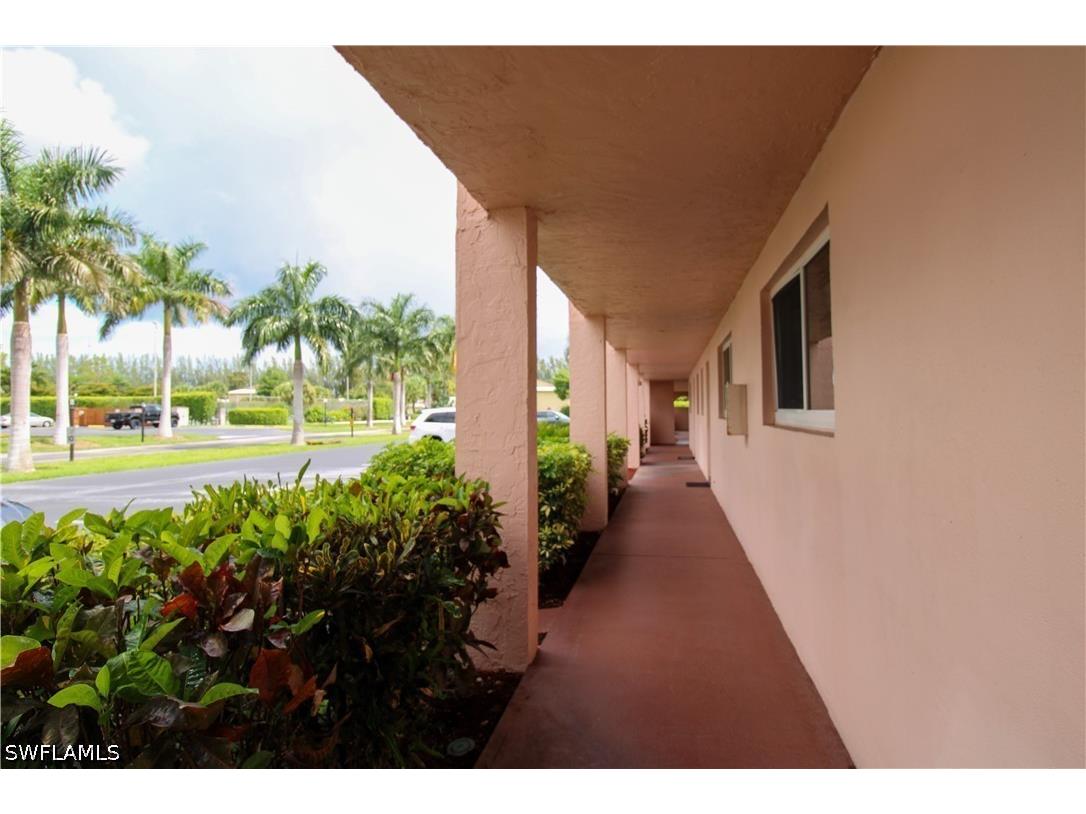 175 Turtle Lake Court #111 Naples FL 34105 226014382 image3