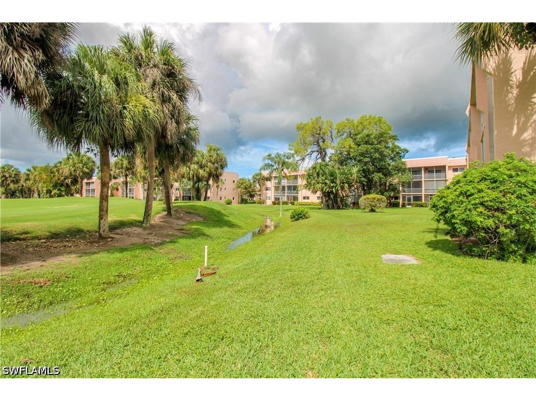 175 Turtle Lake Court #111 Naples FL 34105 226014382 image39
