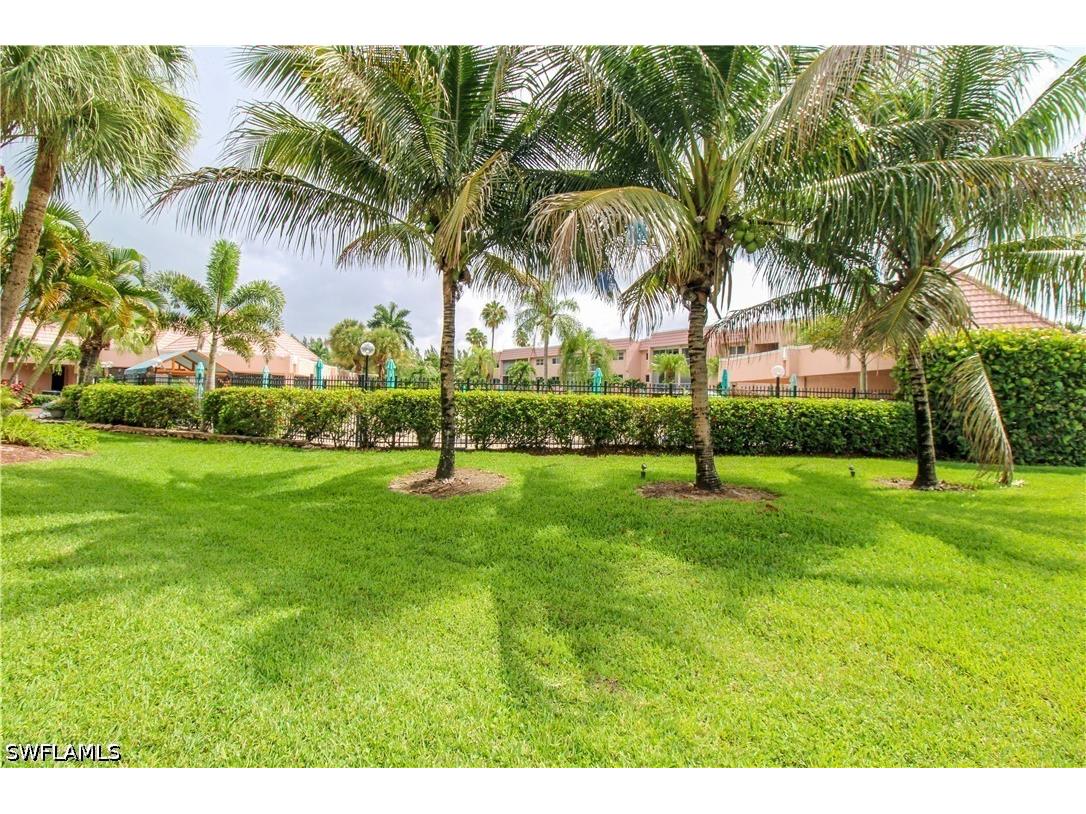 175 Turtle Lake Court #111 Naples FL 34105 226014382 image40