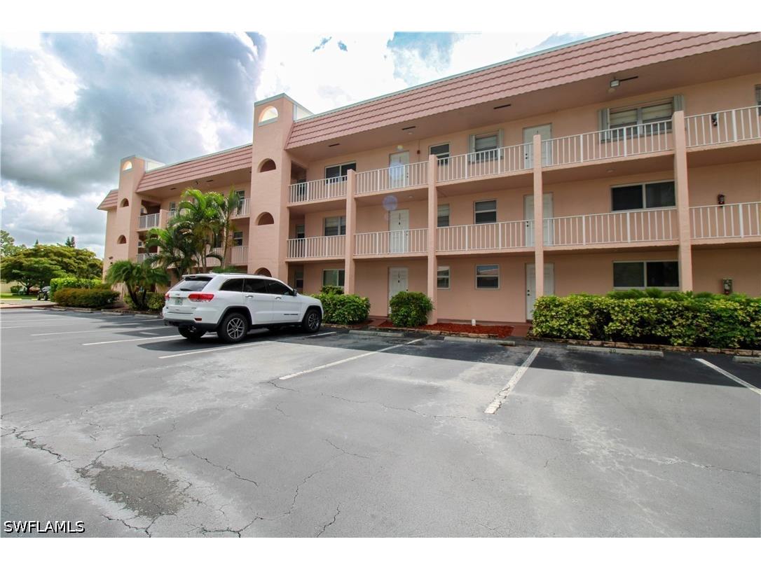 175 Turtle Lake Court #111 Naples FL 34105 226014382 image48