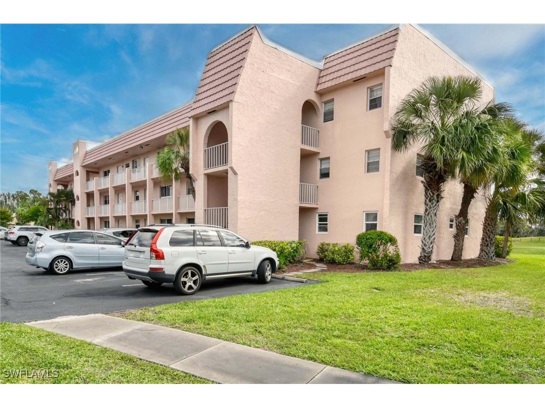 175 Turtle Lake Court #112 Naples FL 34105 225025025 image1