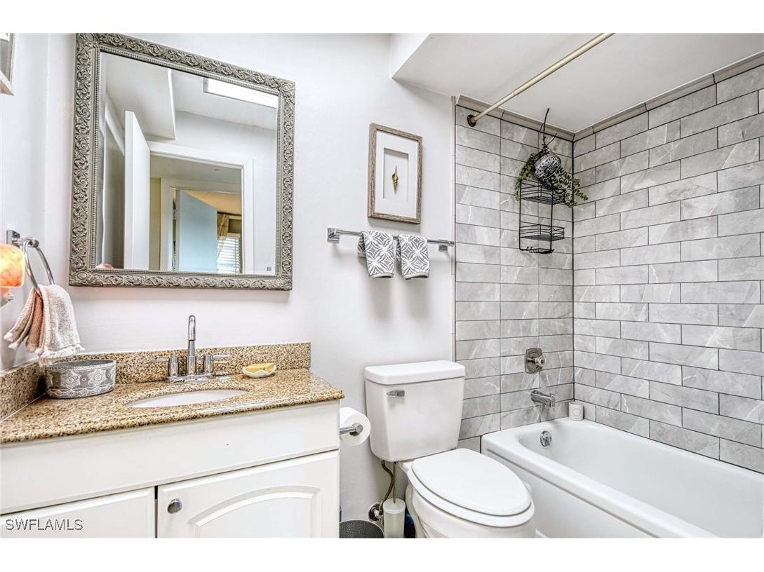 175 Turtle Lake Court #112 Naples FL 34105 225025025 image11