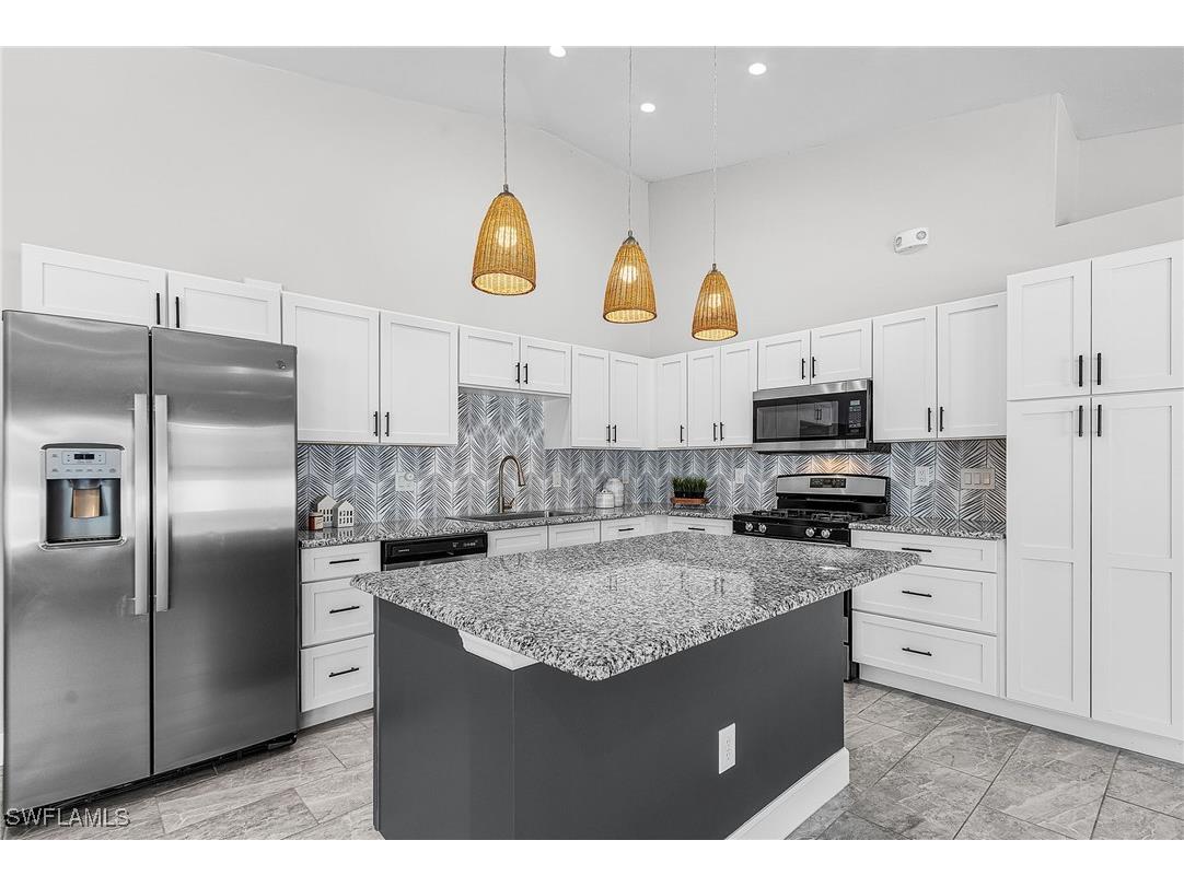 175 Village Circle #32 Labelle FL 33935 225077806 image1